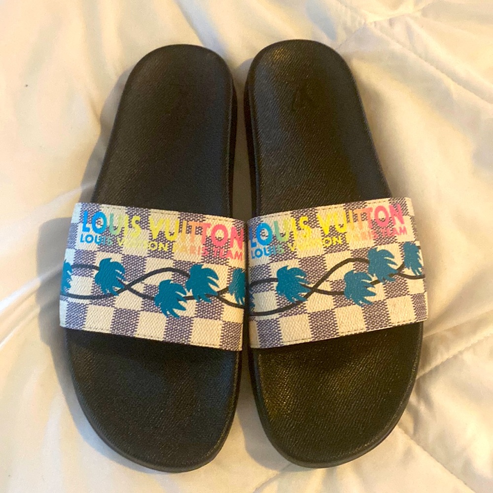 Like new authentic Louis Vuitton slides